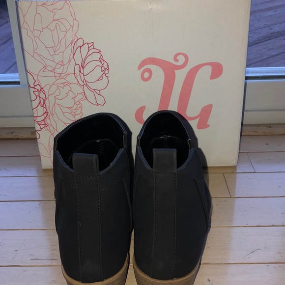 NIB Juicy Couture “Laniee” Black Ankle Boots - Picture 2 of 7